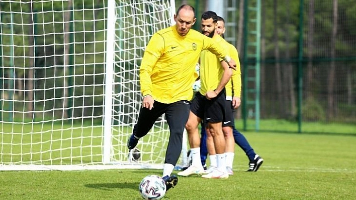 (Özel haber) Umut Bulut, rekora koşuyor