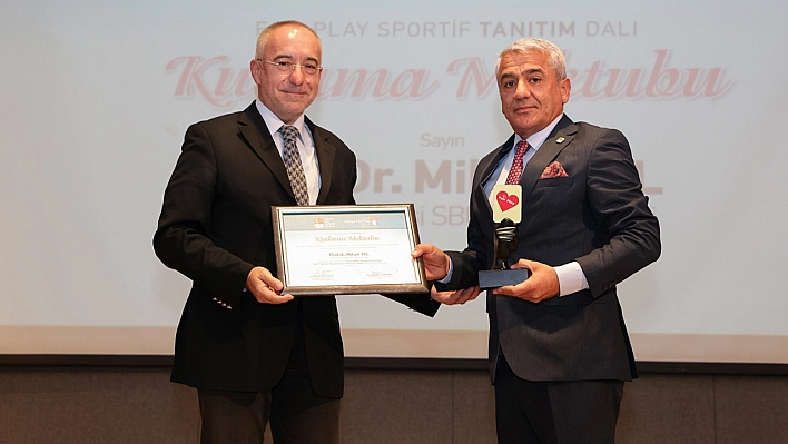 Prof. Dr. Mikail Tel'e başarı ödülü