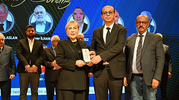 Prof. Dr. Yasemin Açık'a İnönü Üniversitesi'nden plaket