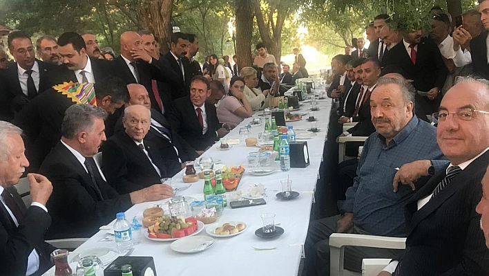 Raif Çiçek, Bahçeli ile Ahlat'ta bir araya geldi