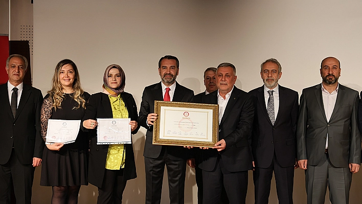 Sandıktan Zaferle Çıkan Elazığ Belediye Başkanı Şerifoğulları Mazbatasını Aldı