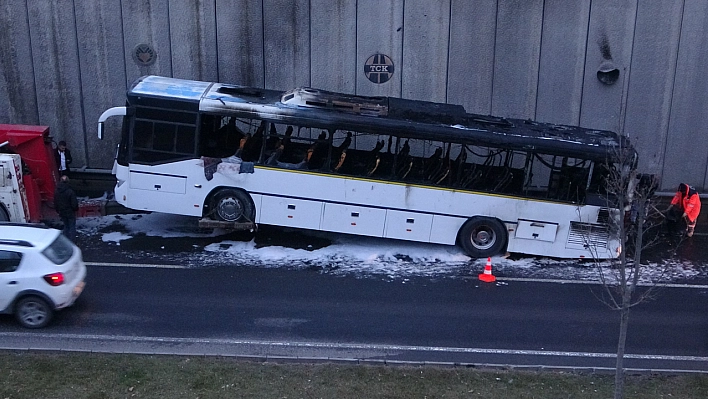 Servis Otobüsü Alev Alev Yandı