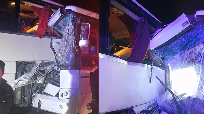 Servis otobüsü yolcu otobüsüne çarptı: 13 yaralı