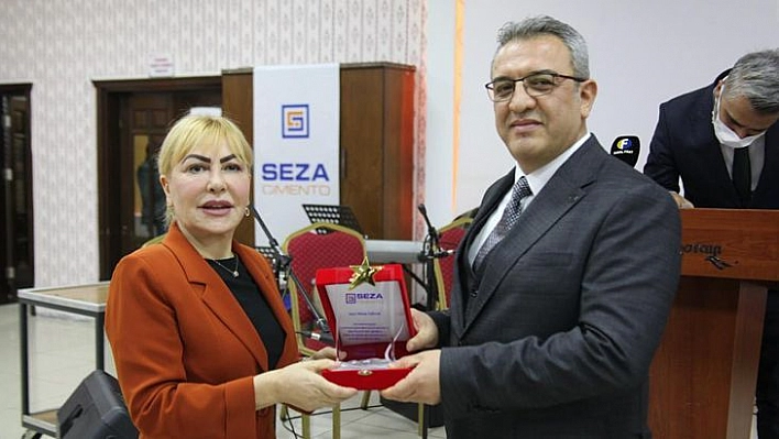 Seza Çimento'da 5 Yılını Dolduran Çalışanlara Plaket Verildi