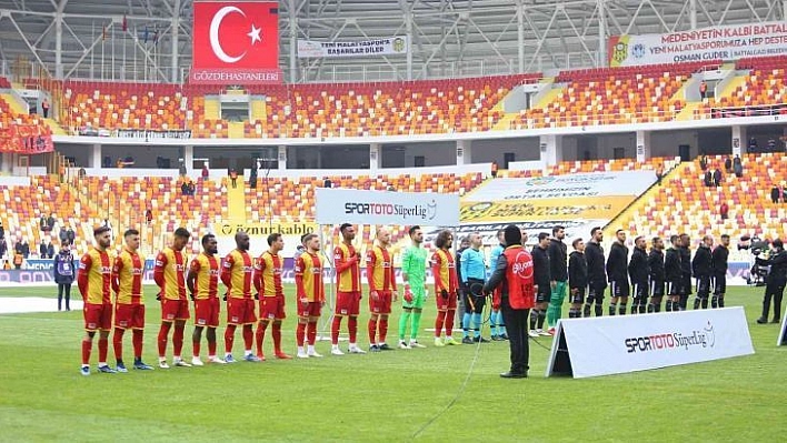 Spor Toto Süper Lig: Yeni Malatyaspor: 0 - Beşiktaş: 0 (ilk yarı)