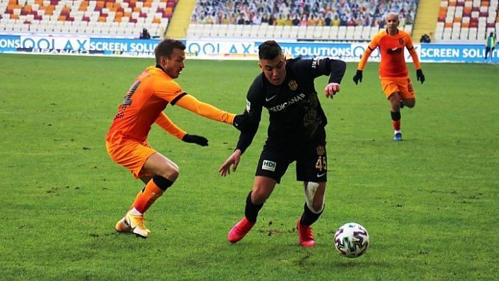 Süper Lig: Yeni Malatyaspor: 0 - Galatasaray: 0 (İlk Yarı)