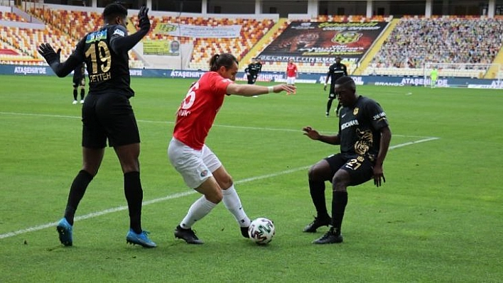 Süper Lig: Yeni Malatyaspor: 1 - Gaziantep FK: 1 (İlk yarı)