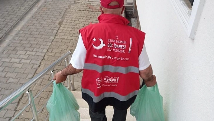 Suriyeli aileler yöresel yemek yaptı, Türk ailelerine ikram etti