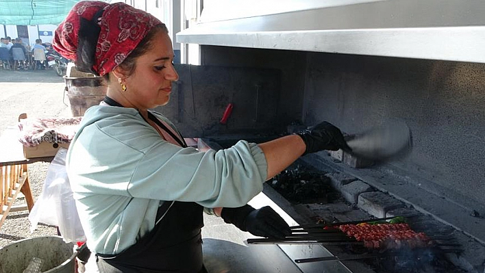 Tek Kadın Kebap Ustası Mücadelesini Sürdürüyor