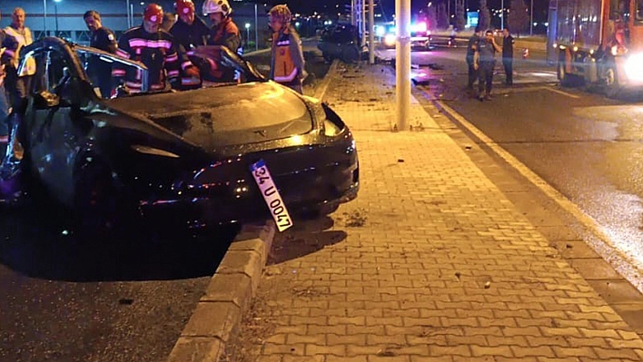 Tesla alev aldı: 2 hemşire feci şekilde can verdi!
