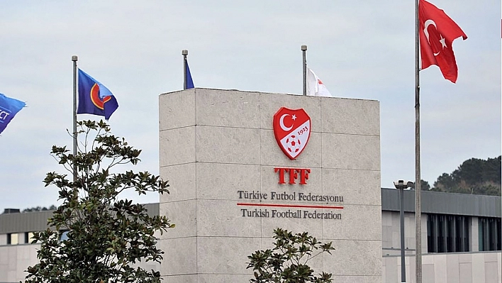 TFF' de gece yarısı istifa