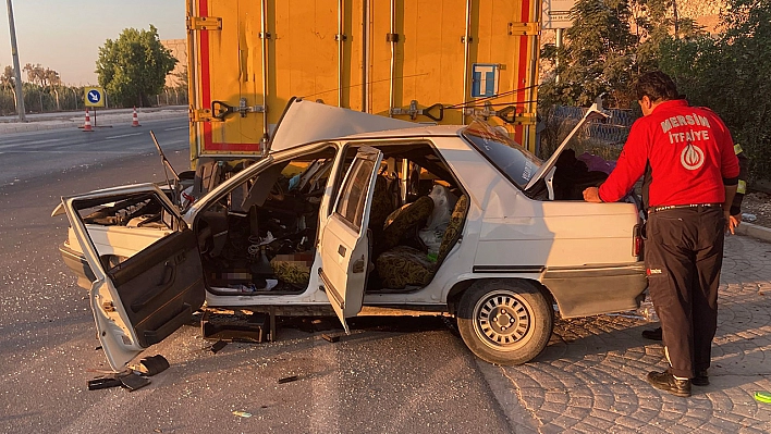 Tıra çarpan otomobilin sürücüsü hayatını kaybetti