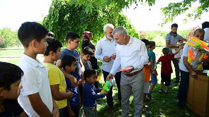 Topsöğüt'lü çocuklar 'iyilik makası' etkinliğinde keyifli anlar yaşadılar