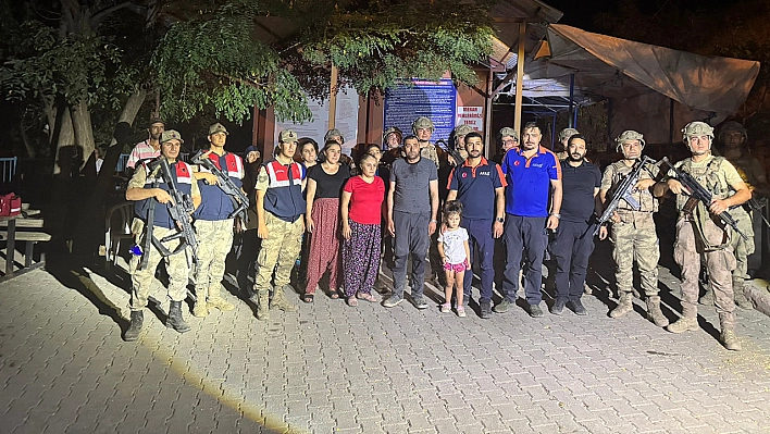 Tunceli'de ayılar nedeniyle mahsur kalan 6 kişilik aile kurtarıldı