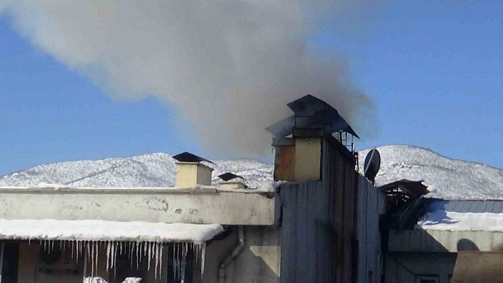 Tunceli'de baca yangını büyümeden söndürüldü