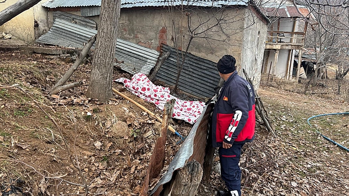 Tunceli'de bahçesindeki otları yakarken kendini yaktı