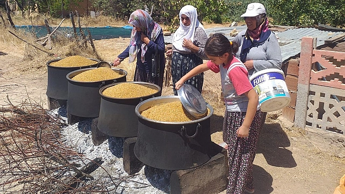 Tunceli'de bulgur kazanları kaynamaya başladı