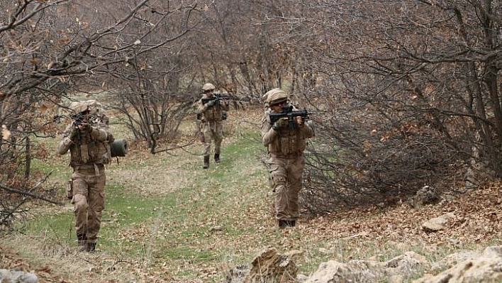 Tunceli'de Eren-7 operasyonu: 17 sığınak imha edildi