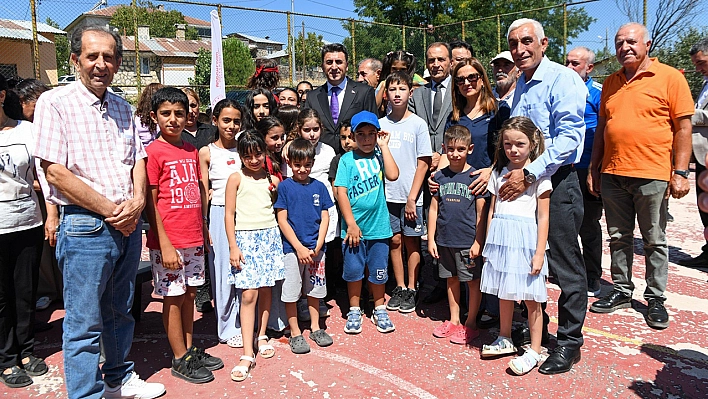 Tunceli'de halı saha bakım onarım protokolü