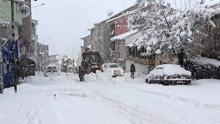 Tunceli'de kar nedeniyle bazı yollar trafiğe kapatıldı