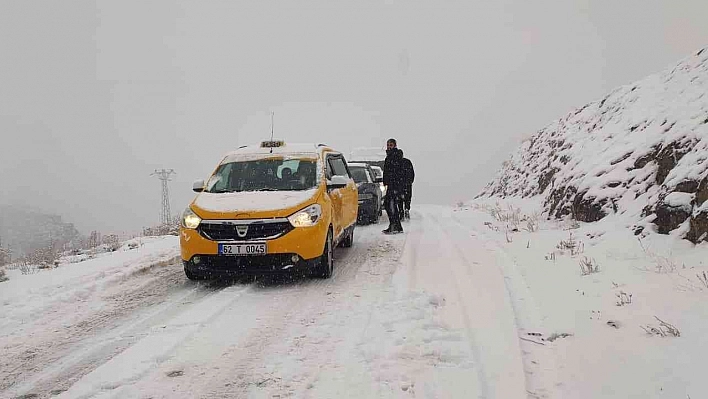 Tunceli'de kar yağışı etkili olmaya başladı