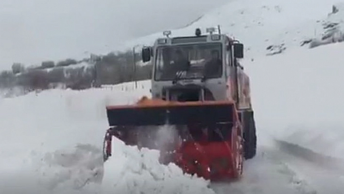 Tunceli'de karla mücadele çalışmaları sürüyor