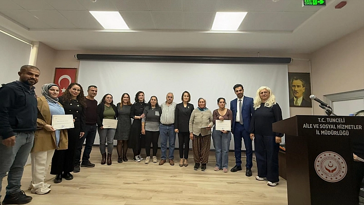 Tunceli'de koruyucu aile farkındalığında 'Çocuğa dokun, geleceğe umut ol' mesajı