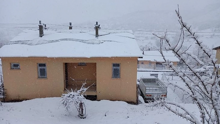 Tunceli'de Mart karı, 52 köy yolu ulaşıma kapattı