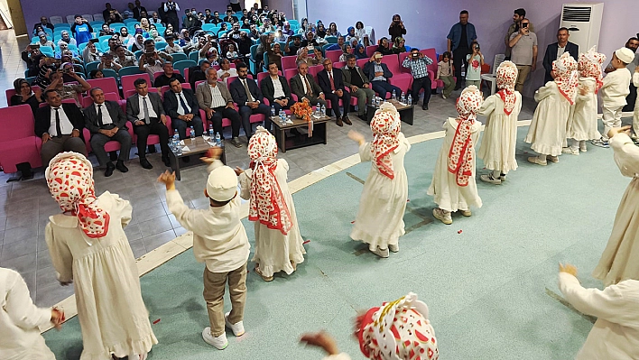 Tunceli'de miniklerin yoğun katılımlı Kur'an kursu kapanış programı