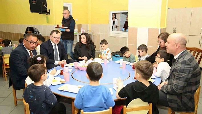 Tunceli'de okullarda ücretsiz yemek hizmeti başladı