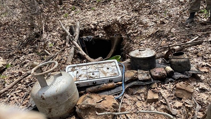 Tunceli'de teröristlerin kullandığı 27 sığınak ile 3 depo imha edildi