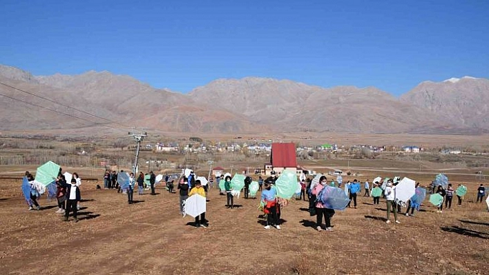 Tunceli'de uçurtma şenliği