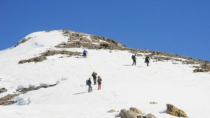 Tunceli'de Zel Dağ'ına tırmanış gerçekleştirildi