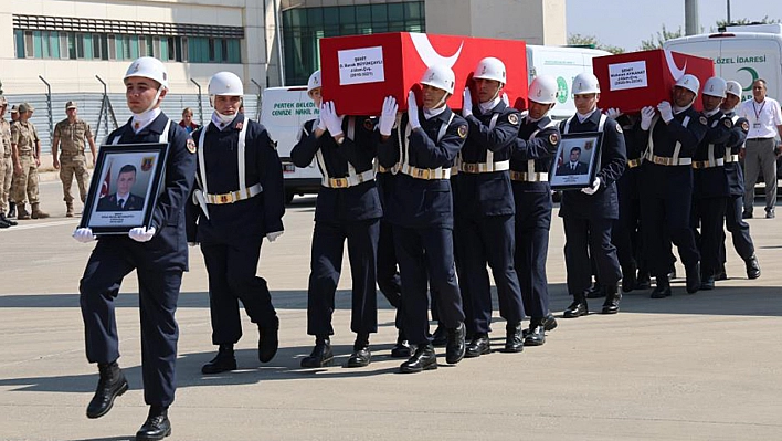 Tunceli'deki kazada şehit olan 4 asker memleketlerine uğurlandı