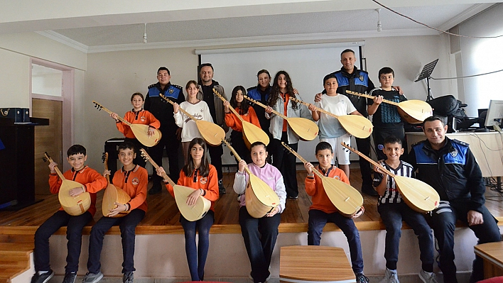 Tunceli Emniyeti'nden öğrencilere hem eğitim hem eğlence