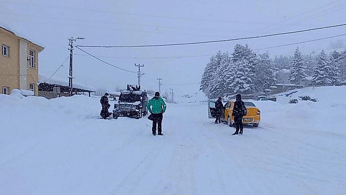 Tunceli-Erzincan yolu araç trafiğine kapatıldı