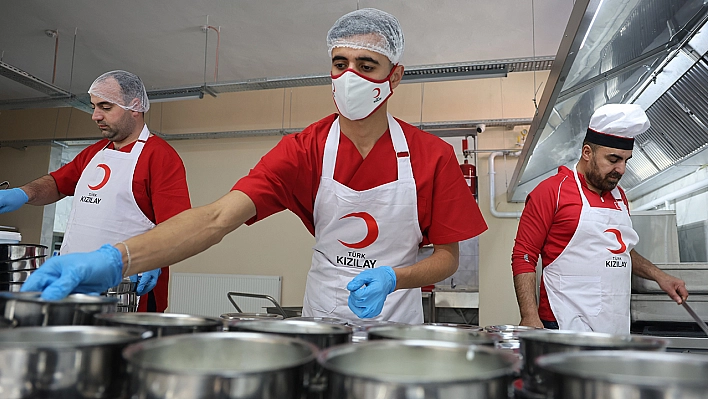 Türk Kızılay Elazığ Şubesi'nden 200 ihtiyaç sahibine sıcak yemek