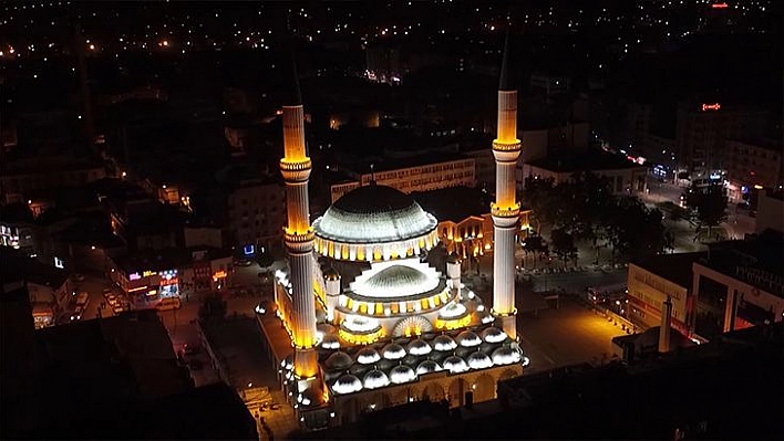 Türkiye'nin İlk Asansörlü Camisi Ramazan Ayına Hazır