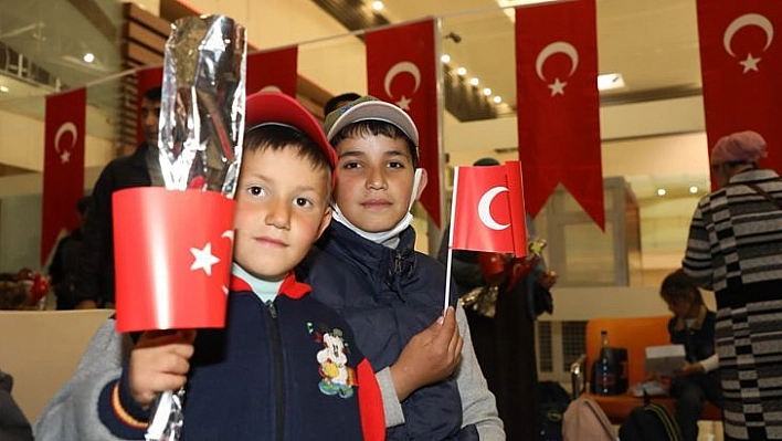 Ukrayna'dan Tahliye Eden Ahıska Türkleri Elazığ'a Getiriliyor