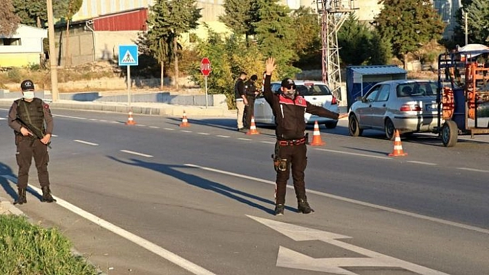 Ülke Genelindeki 'Türkiye Güven Huzur' Uygulamasında Aranan Bin 111 Kişi Yakalandı