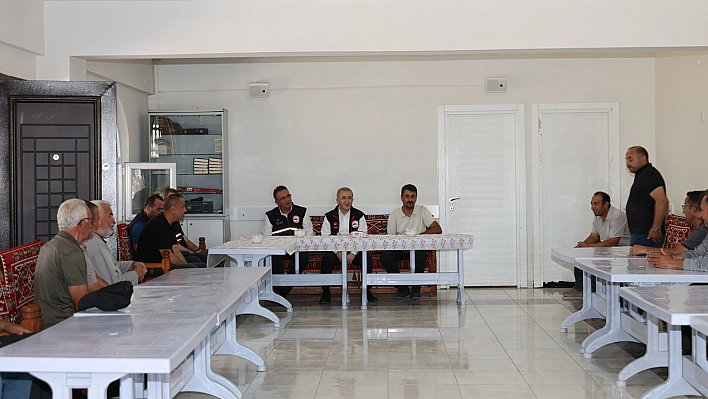 Vali Hatipoğlu, Gözebaşı Köyü'nde vatandaşlarla bir araya geldi