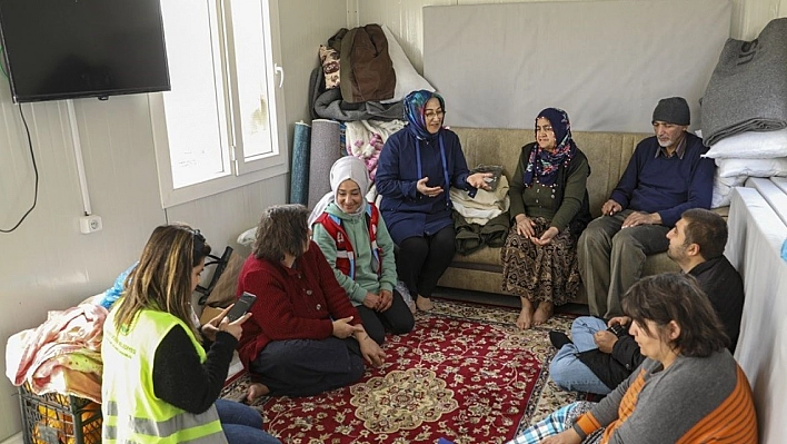 Van ekibi Malatya'da yaraları sarmaya devam ediyor