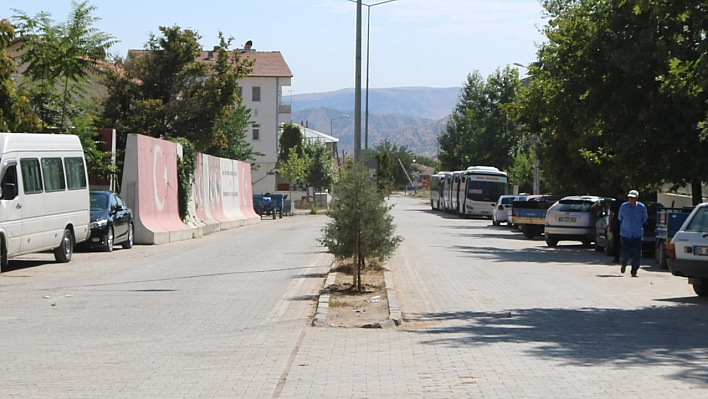 Vatandaş Yol İstiyor!