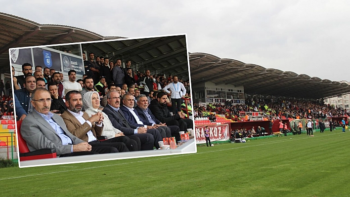 Vekiller stadyumdan erken ayrıldı!