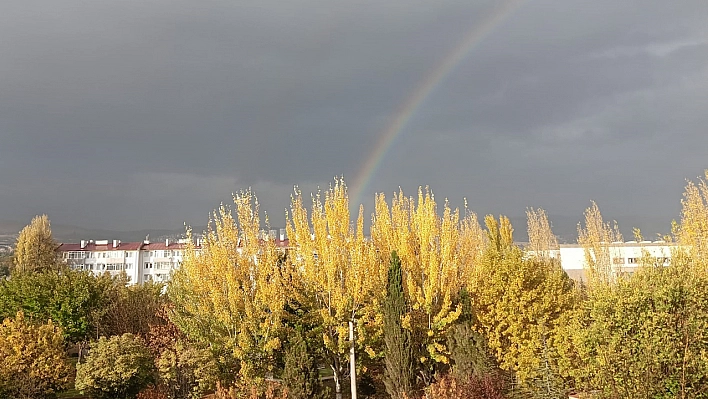 Yağmur Gökyüzüne Renk Kattı