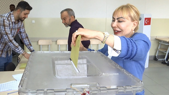 Yasemin Açık, Oyunu Kullandı