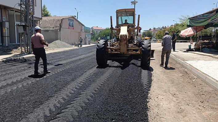 Yazıkonak'ta altyapı ve asfalt çalışması hız kesmeden devam ediyor