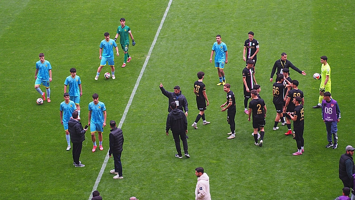 Yeni Malatyaspor sahaya 7 oyuncu ile çıktı, maç oynanmadı