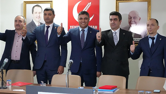 Yeniden Refah Partisi Elazığ Merkez İlçe Başkanlığı'nda Devir Teslim Töreni Gerçekleştirildi