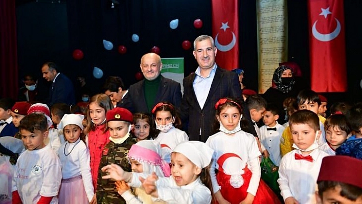 Yeşilyurt Belediyesi erdem okulu öğrencilerinin 'istiklal marşı' etkinliği büyük beğeni topladı